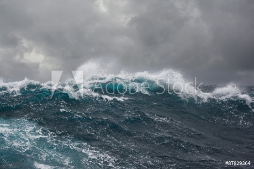 Bild på sea wave during storm in atlantic ocean